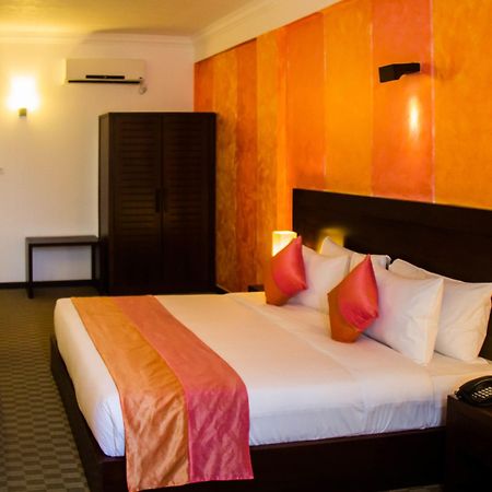 Ceylon City Hotel,Коломбо Экстерьер фото